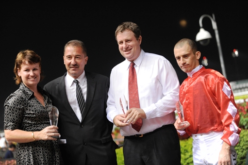 Proinn Trophy Presentation.jpg